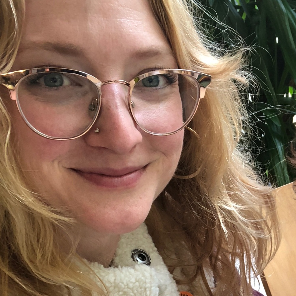 Meet your Posher, Karis